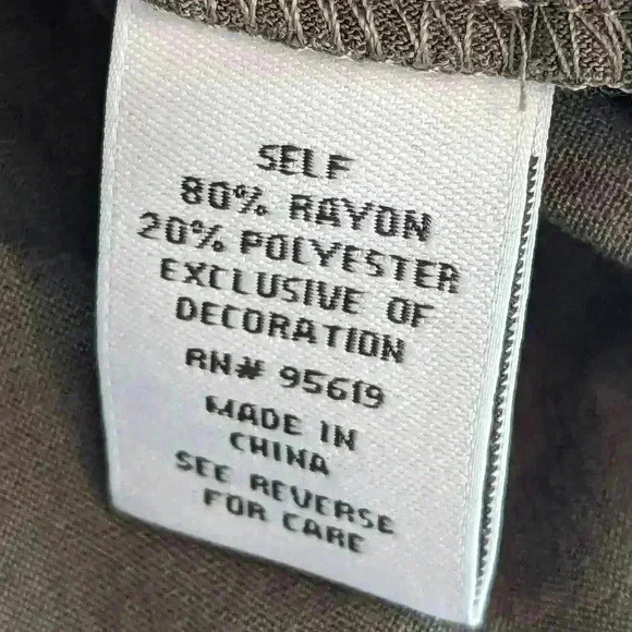 Fever Embroidered On/Off Shoulder Ruffle Top Blouse Size Medium Light Army Green - Picture 8 of 11